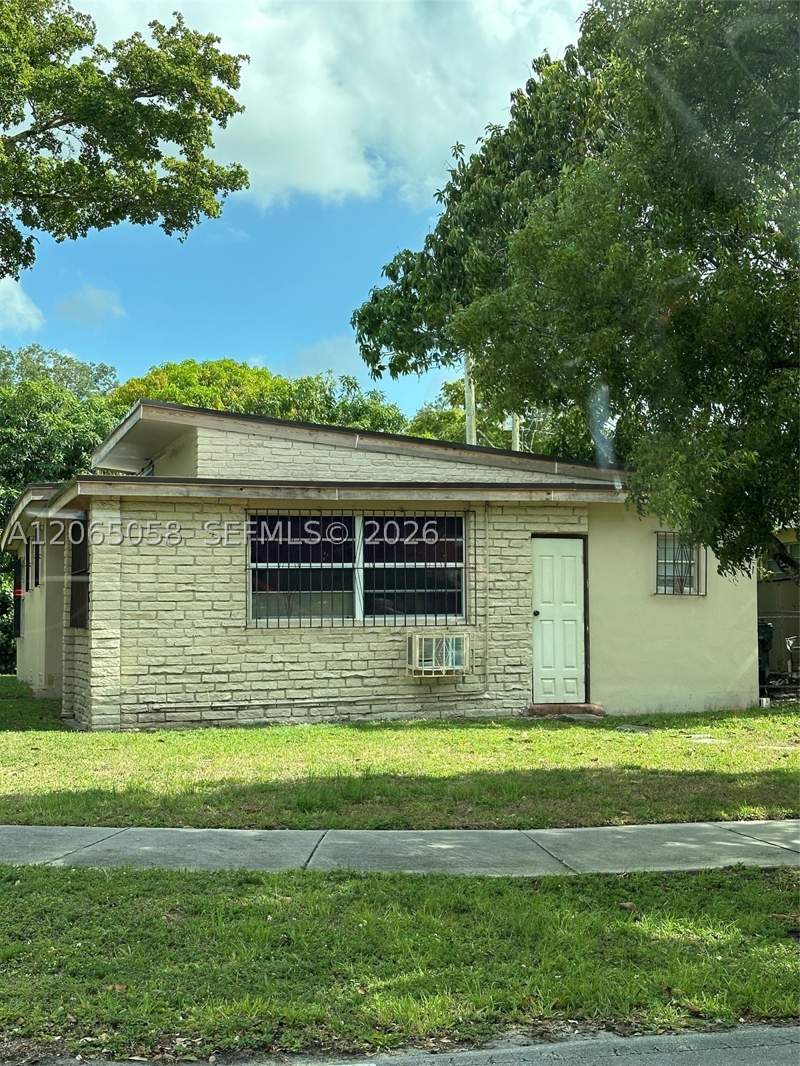 5 bedroom SingleFamilyResidence at 1300 SW 58th Ave, Sylvania Heights Resub, West Miami — photo 4