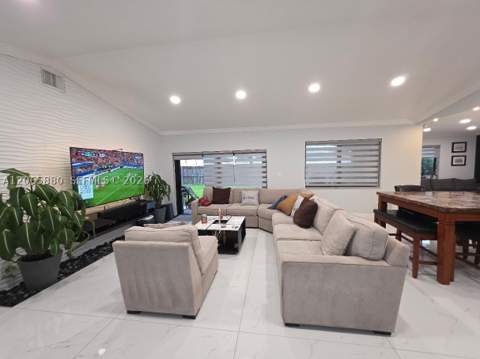 15101 SW 180th Ter, Miami FL - photo 10 of 37