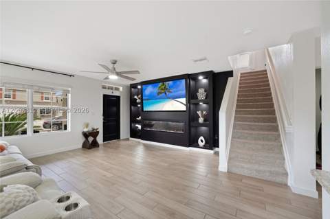 572 NE 6th Pl, Homestead FL - photo 11 of 33