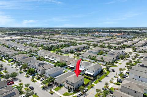 572 NE 6th Pl, Homestead FL - photo 6 of 33