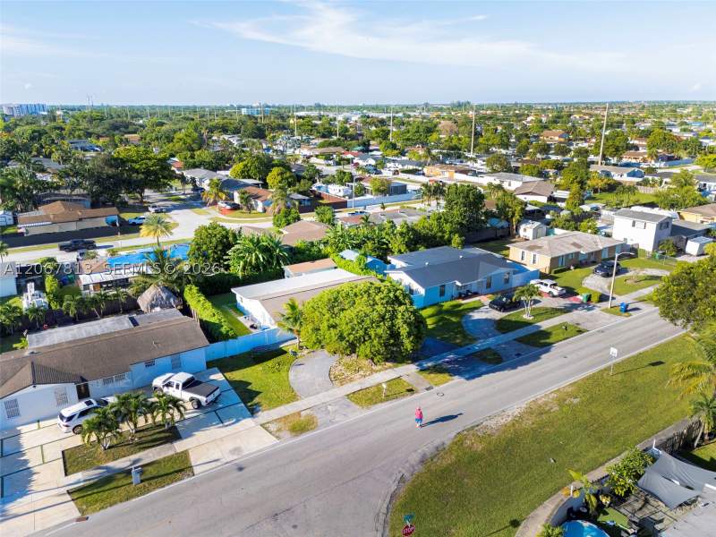 5 bedroom SingleFamilyResidence at 12761 SW 256th St, Princetonian West, Homestead — photo 5