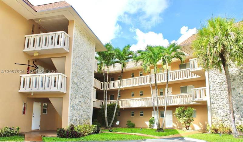 2 bedroom Condominium at 7440 Miami Lakes Dr F212, Villas Of Miami Lakes Con, Miami Lakes — photo 2
