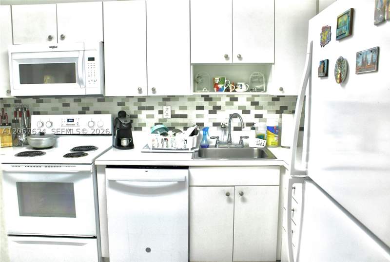 2 bedroom Condominium at 7440 Miami Lakes Dr F212, Villas Of Miami Lakes Con, Miami Lakes — photo 3