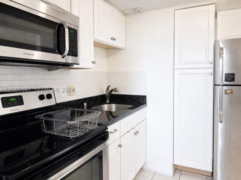 2841 NE 163rd St 608, North Miami Beach FL - photo 7 of 30