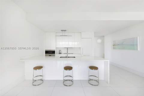 801 S Pointe Dr 301, Miami Beach FL - photo 7 of 31