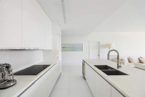 801 S Pointe Dr 301, Miami Beach FL - photo 9 of 31