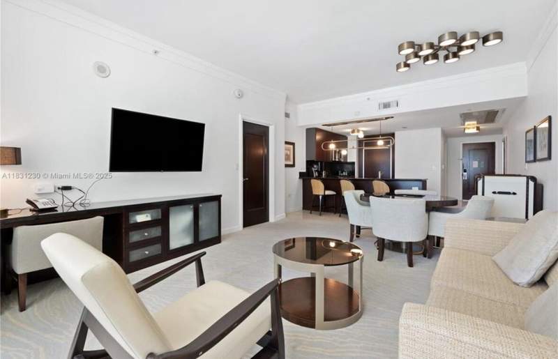 1 bedroom Condominium at 4391 Collins Avenue 623, Fontainebleau III Ocean C, Miami Beach — photo 5