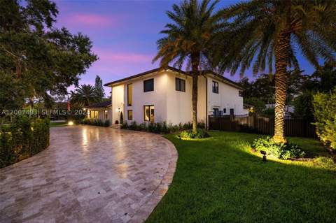 5720 SW 128th St, Pinecrest FL - photo 12 of 101
