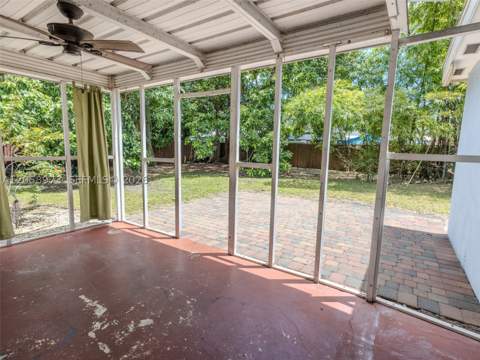 520 NE 129th St, North Miami FL - photo 17 of 23