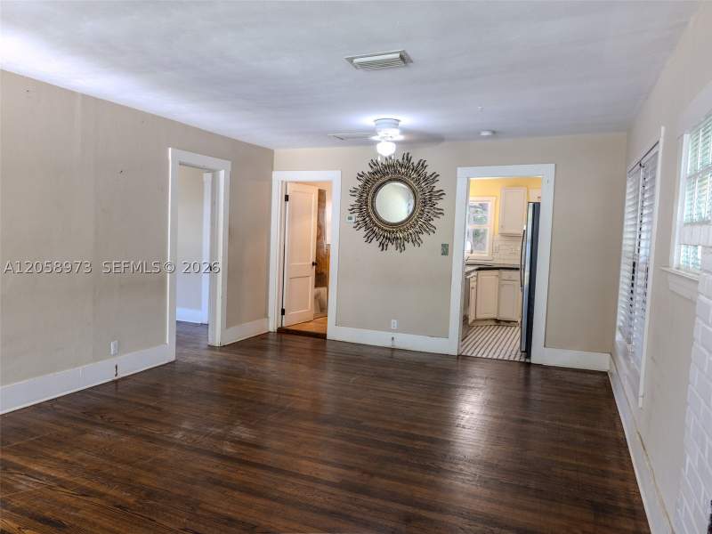 4 bedroom SingleFamilyResidence at 520 NE 129th St, Griffing Biscayne Pk Est, North Miami — photo 2