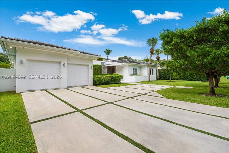 5 bedroom SingleFamilyResidence at 7101 SW 60th St, Carole Helms Manor, Miami — photo 3
