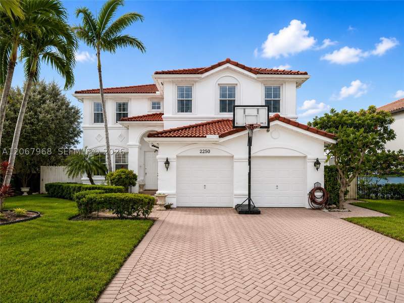 4 bedroom SingleFamilyResidence at 2250 SW 155th Ave, Century Estates 1st Addn, Miami — photo 2