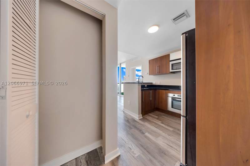 1 bedroom Condominium at 300 S Biscayne Blvd T-2911, Met 1 Condo, Miami — photo 2