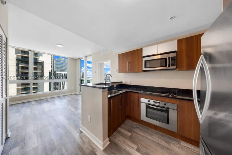 1 bedroom Condominium at 300 S Biscayne Blvd T-2911, Met 1 Condo, Miami — photo 3