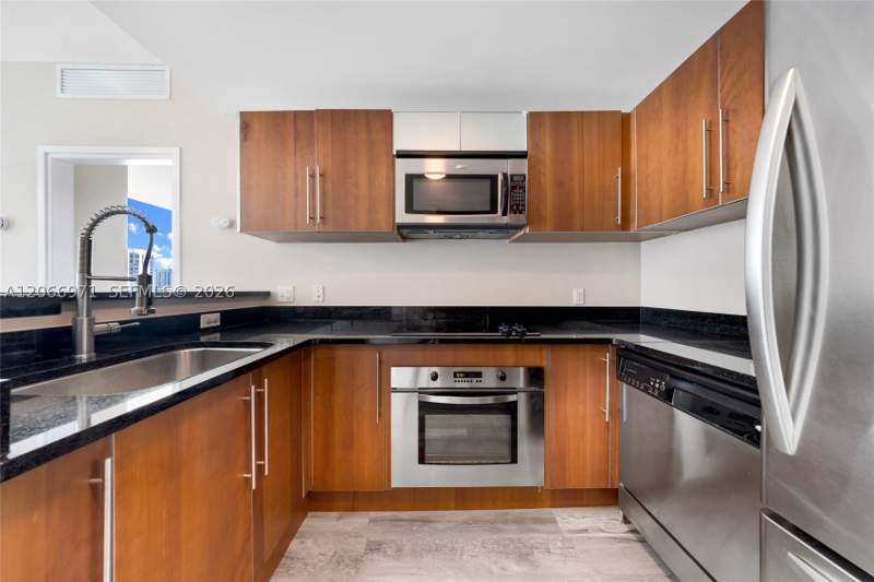 1 bedroom Condominium at 300 S Biscayne Blvd T-2911, Met 1 Condo, Miami — photo 4