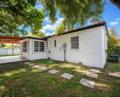 4060 SW 6th St, Miami FL - photo 18 of 19