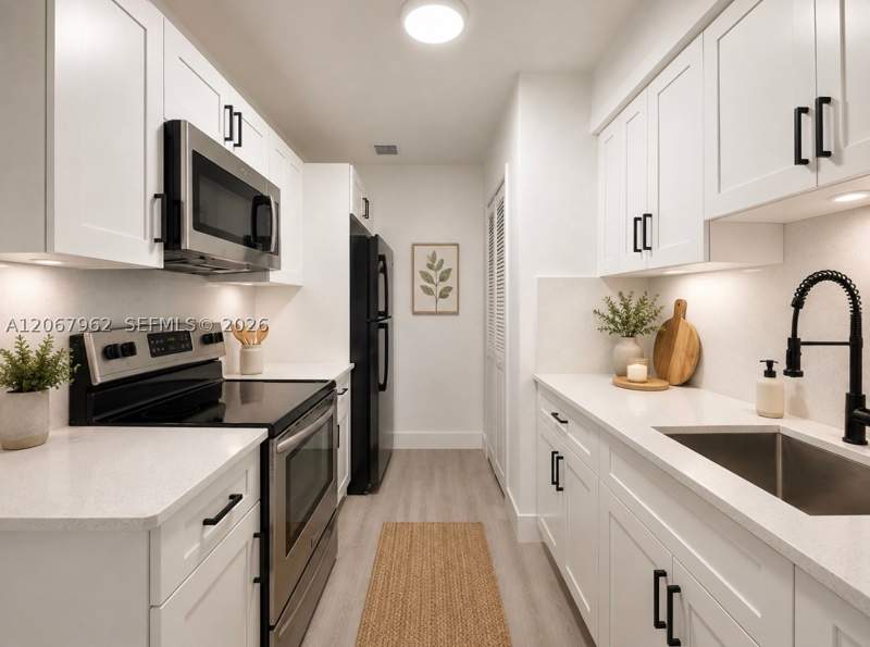 2 bedroom SingleFamilyResidence at 4060 SW 6th St, Le Jeune Place, Miami — photo 5