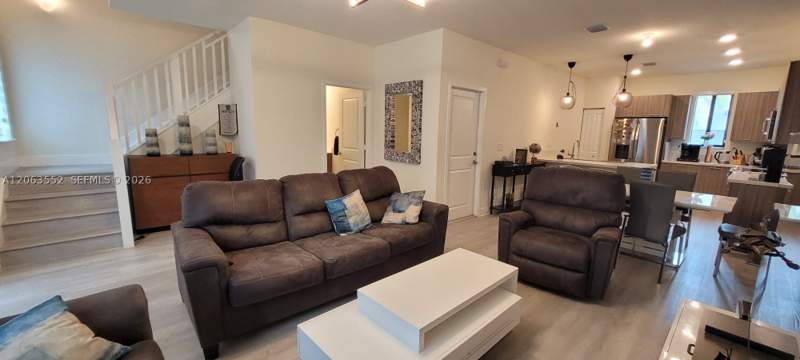 3 bedroom Townhouse at 4682 NW 83rd Ave, Downtown Doral South Phas, Doral — photo 2