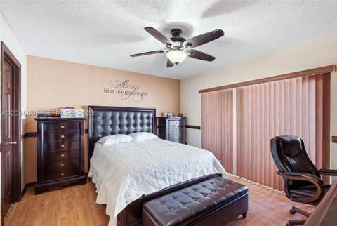9011 NW 193rd Ter, Hialeah FL - photo 18 of 37