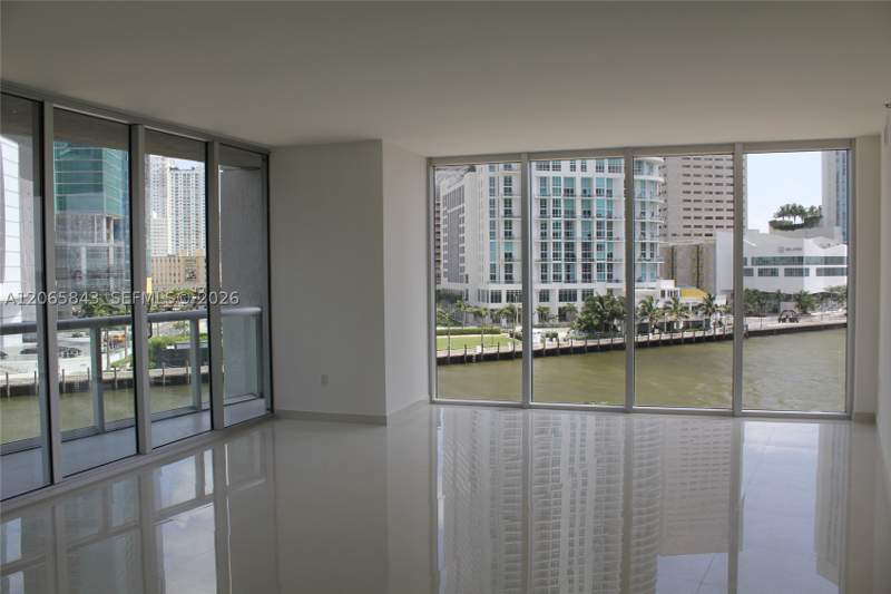 2 bedroom Condominium at 465 Brickell Av 502, Icon Brickell Tower 1, Miami — photo 2