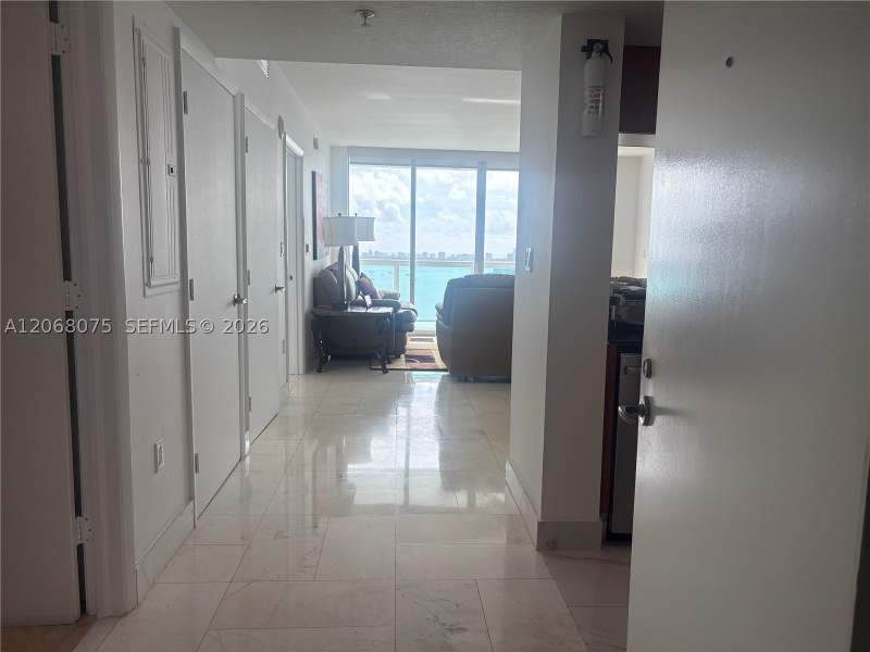 2 bedroom Condominium at 1800 N Bayshore Dr 3007, 1800 Club Condo, Miami — photo 3
