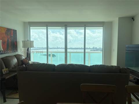 1800 N Bayshore Dr 3007, Miami FL - photo 6 of 31