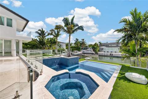 6819 Sunrise Pl, Coral Gables FL - photo 10 of 53