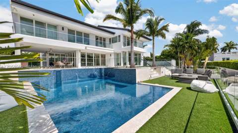 6819 Sunrise Pl, Coral Gables FL - photo 11 of 53
