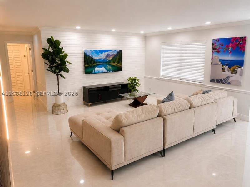 4 bedroom SingleFamilyResidence at 11351 SW 26th St, California Mansions, Miami — photo 3