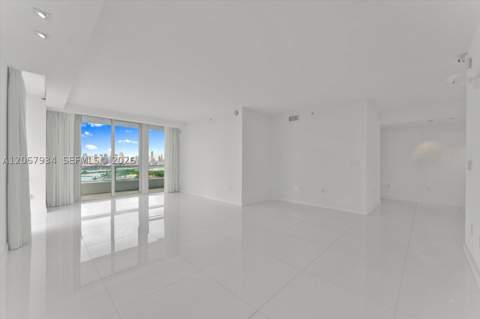 520 West Ave 2101, Miami Beach FL - photo 9 of 37