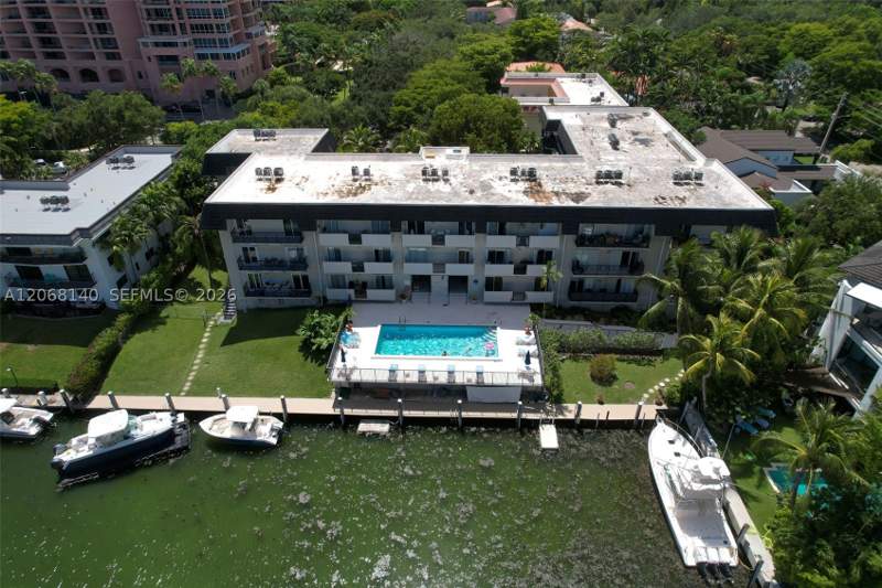 2 bedroom Condominium at 6815 Edgewater Dr 301, Admiral Farragut Condo, Coral Gables — photo 2