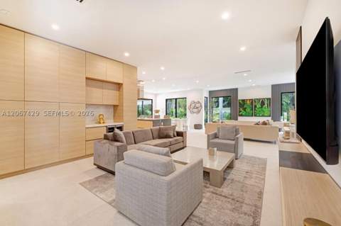 1015 NE 114th St, Biscayne Park FL - photo 10 of 47