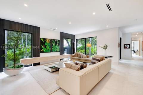 1015 NE 114th St, Biscayne Park FL - photo 12 of 47