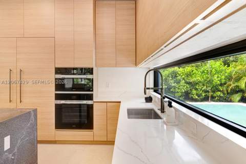 1015 NE 114th St, Biscayne Park FL - photo 13 of 47