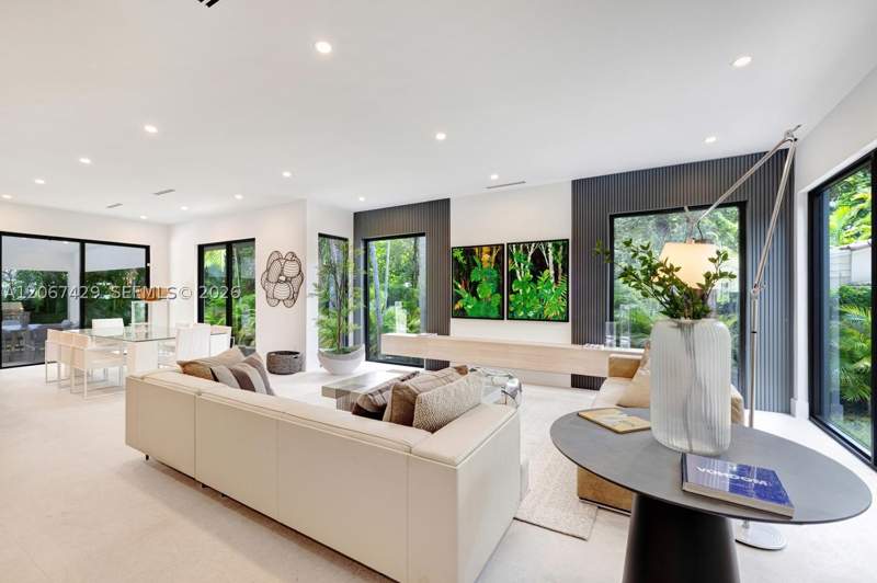 5 bedroom SingleFamilyResidence at 1015 NE 114th St, Biscayne Lawn Extension, Biscayne Park — photo 5