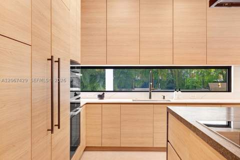 1015 NE 114th St, Biscayne Park FL - photo 7 of 47