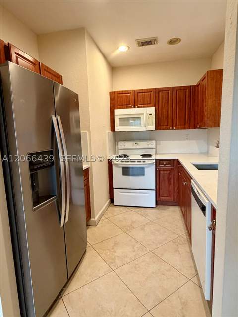 3191 NE 4th St, Homestead FL - photo 6 of 30