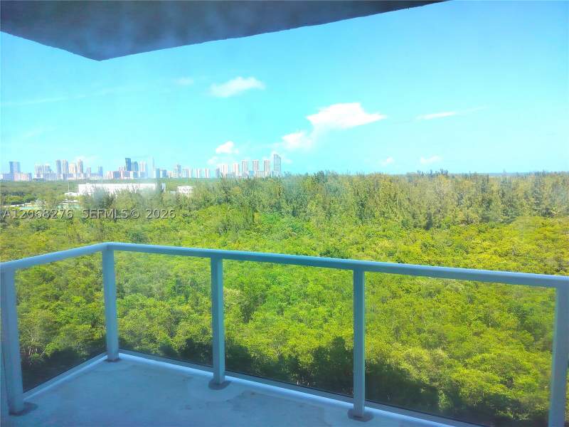 3 bedroom Condominium at 14951 Royal Oaks Ln 1006, The Oaks I Condo, North Miami — photo 2