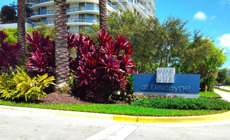 3 bedroom Condominium at 14951 Royal Oaks Ln 1006, The Oaks I Condo, North Miami — photo 3