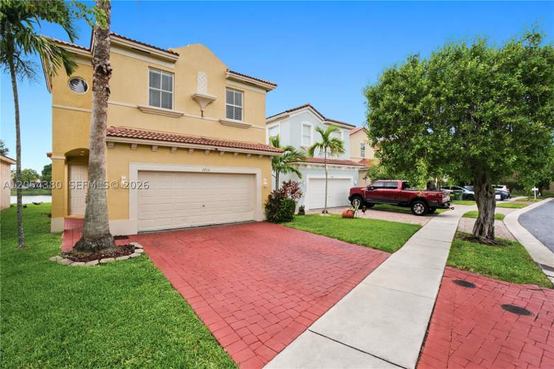 3 bedroom SingleFamilyResidence at 3710 NE 22nd Pl, Portofino Bay, Homestead — photo 2