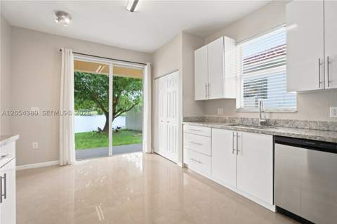3710 NE 22nd Pl, Homestead FL - photo 8 of 21