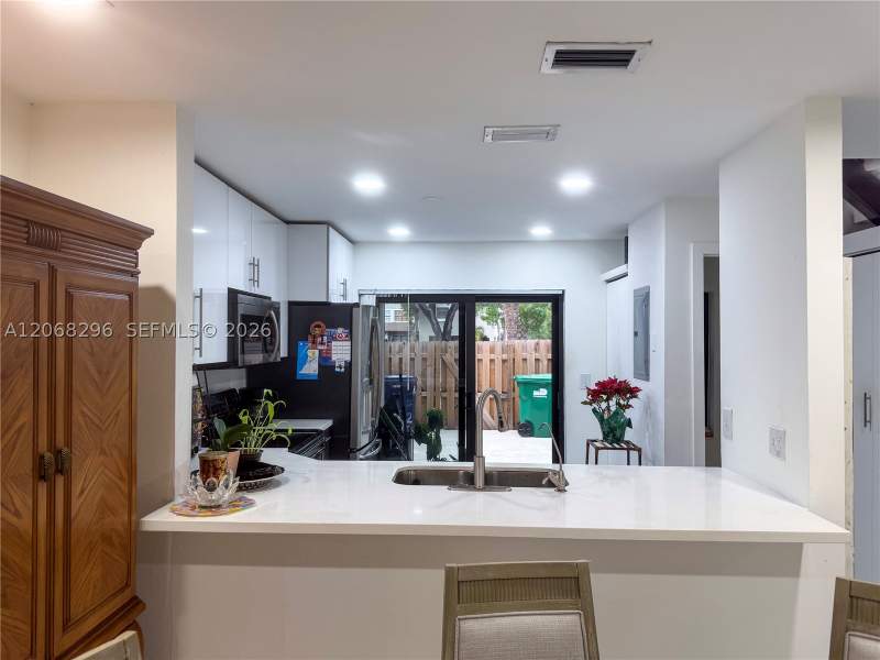 2 bedroom Townhouse at 10505 SW 153rd Ct 2, Palm Point Sec 1, Miami — photo 5