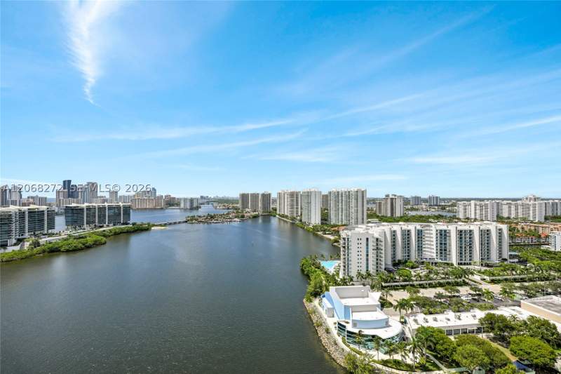 4 bedroom Condominium at 3370 Hidden Bay Dr 2813, 100 Hidden Bay Condo, Aventura — photo 2