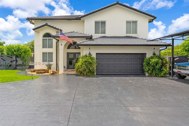 4 bedroom SingleFamilyResidence at 14380 SW 36th St, J G Heads Farms, Miami — photo 2