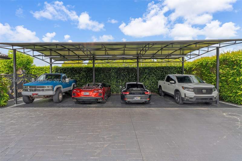4 bedroom SingleFamilyResidence at 14380 SW 36th St, J G Heads Farms, Miami — photo 3
