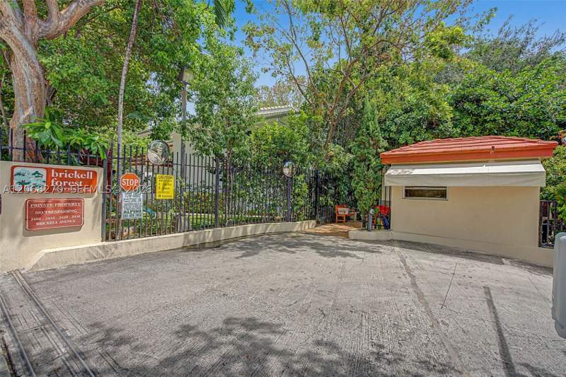 2 bedroom Townhouse at 2400 Brickell Ave 107D, Brickell Forest Condo, Miami — photo 3