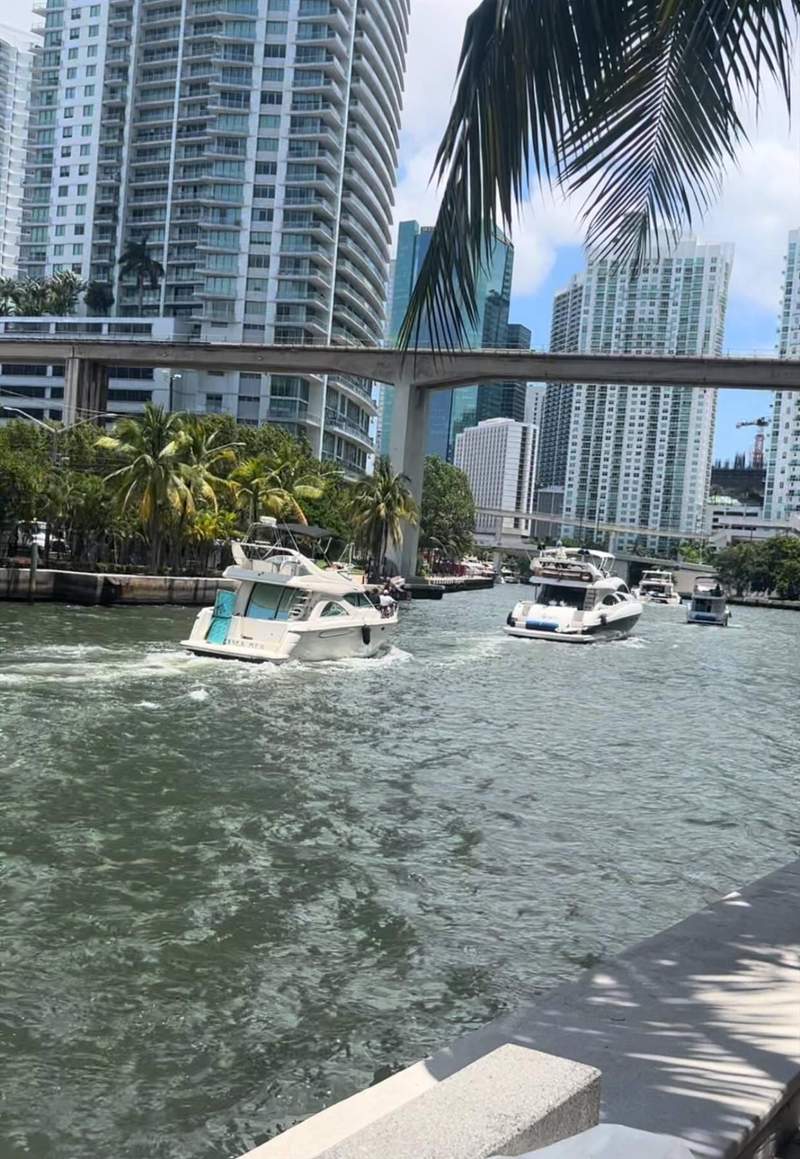 2 bedroom Condominium at 185 SW 7th Street 1802, Latitude On The River Cond, Miami — photo 2