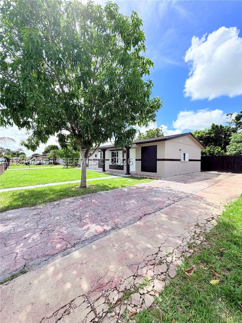 3 bedroom SingleFamilyResidence at 4492 NW 180th St, Jac-Mo Homes, Miami Gardens — photo 2