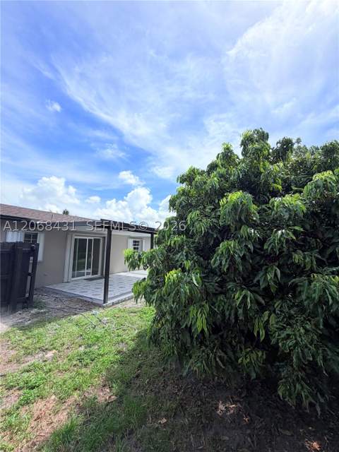 4492 NW 180th St, Miami Gardens FL - photo 6 of 34