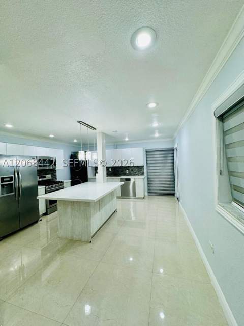 6812 Brookline Dr 6812, Hialeah FL - photo 6 of 21